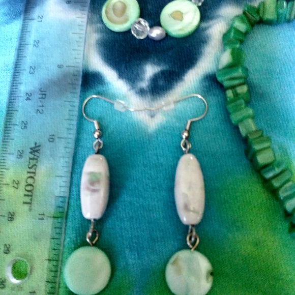 8" Handmade polished shell and Jade quartz set - Picture 2 of 4